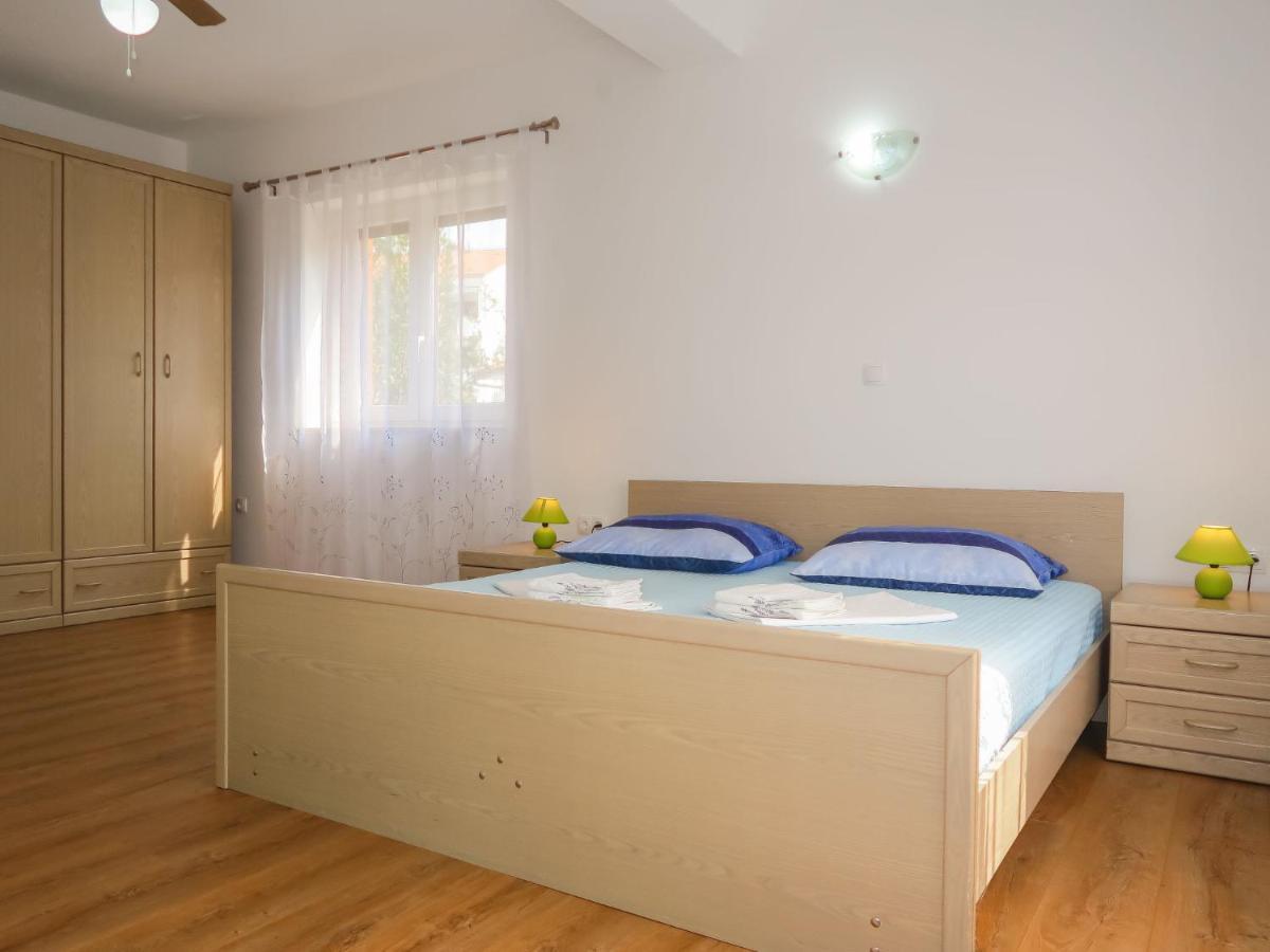 Apartment Vera - Mlk325 By Interhome Malinska Exterior photo